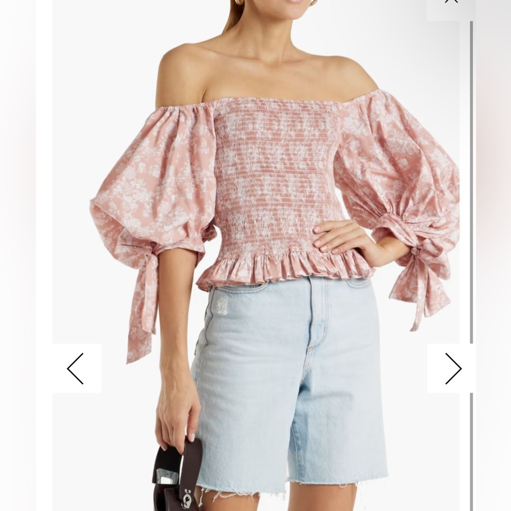 NWT Balloon sleeve top